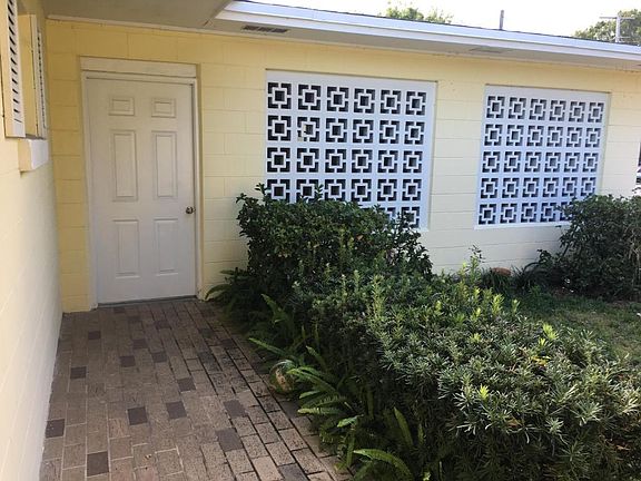 3rd image of 4039 Greenwood Dr