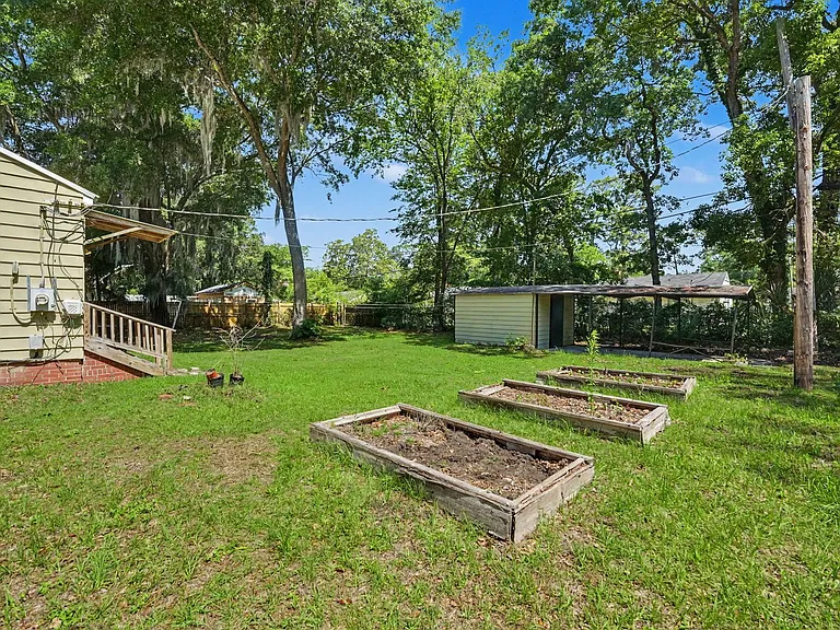24 N Parkwood Dr — Photo 32