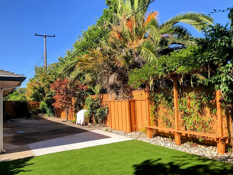 303 Mackenzie Dr — Photo 17