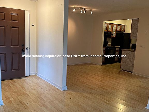 2nd image of 171 Brooke Castle Dr