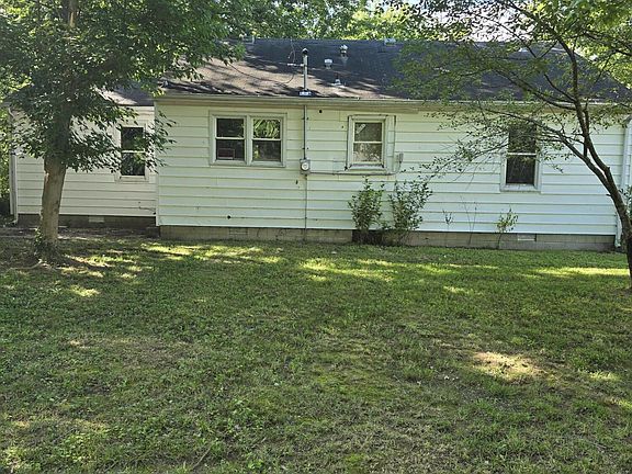 5th image of 107 Plum St