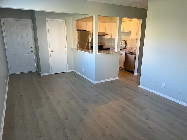 3702 Gayle Ave #6 — Photo 3
