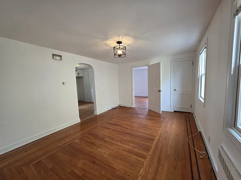 21 Stein Ave #2 — Photo 3