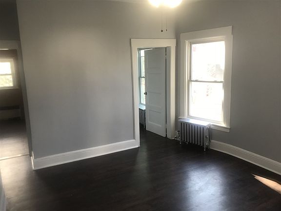 2nd image of 209 Jewett Ave