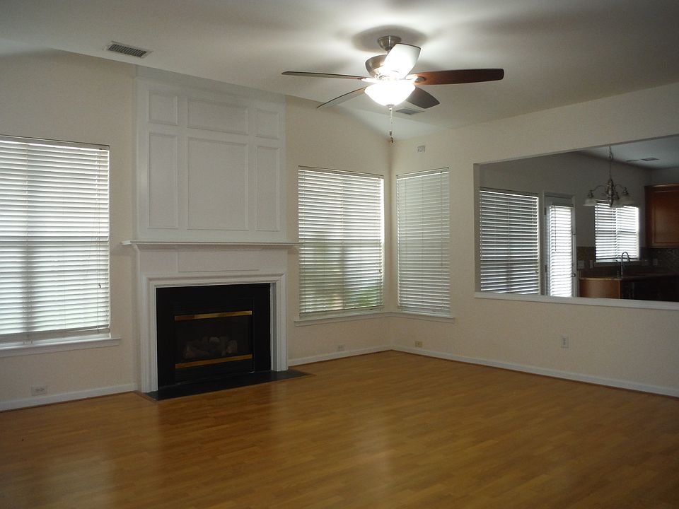 2nd image of 10525 Adlin Ave