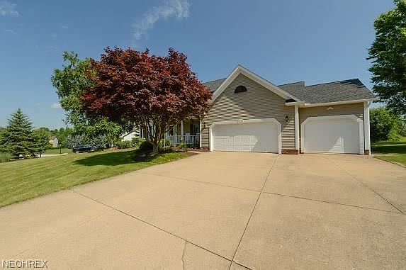 2nd image of 813 Woodhaven Dr