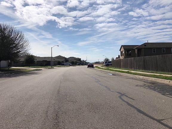 4th image of 508 Carol Dr
