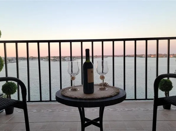 7700 Sun Island Dr S APT 608, South Pasadena, FL 33707