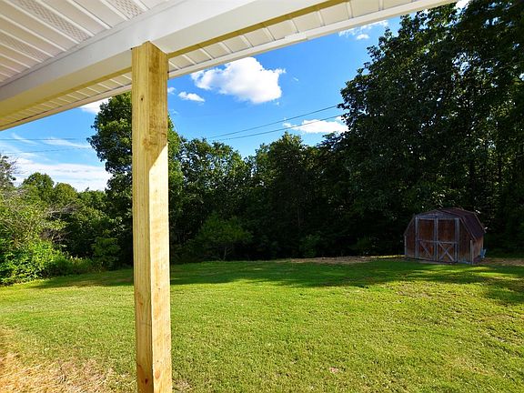 5th image of 1315 Sandhill Rd