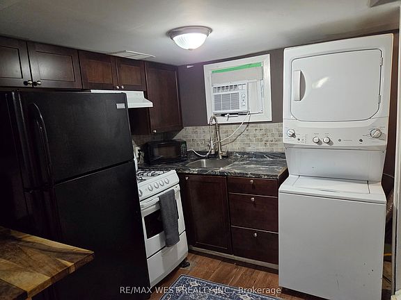 2nd image of 44 Beechwood Ave #Basement