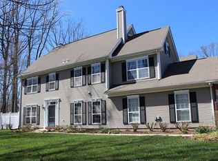 301 Tuxford Ct #145, Pennington, NJ