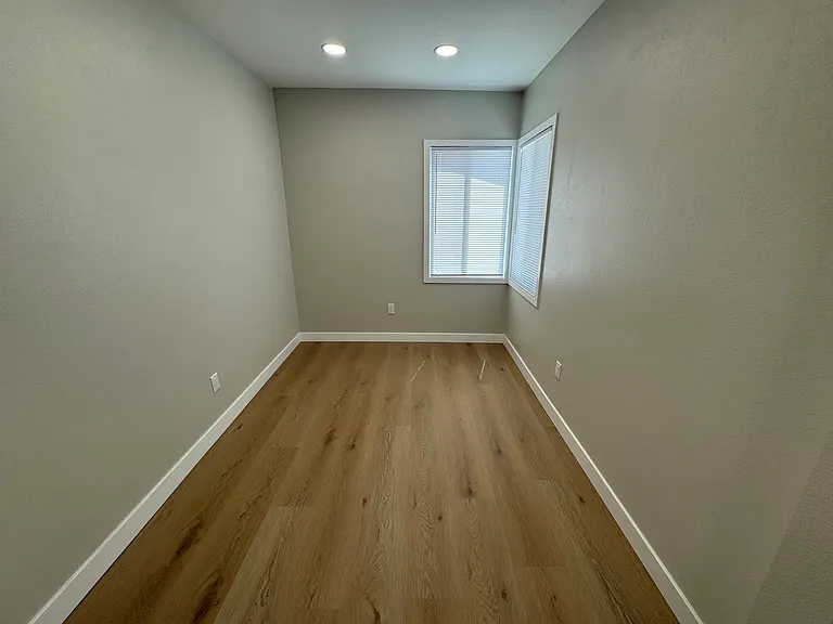 8932 Grand Ave — Photo 8