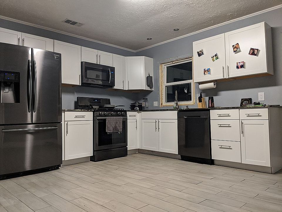 2nd image of 211 N 4th St