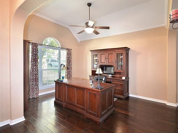 5th image of 3332 Pecan Hollow Ct