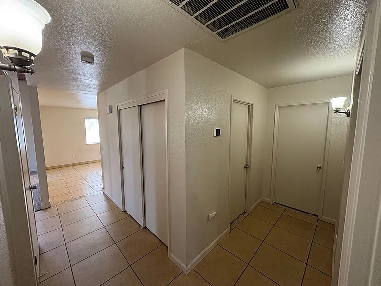 869 Belmont St — Photo 5