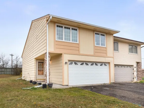 1780 Centennial Dr, Roseville, MN 55113