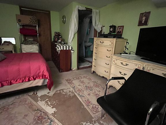 3rd image of 408 Oakwood Ave #B