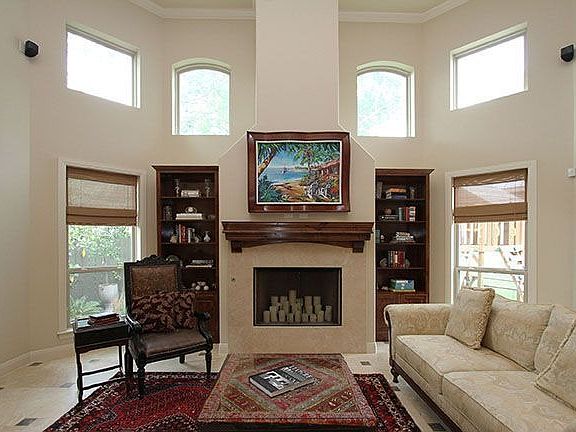 2nd image of 701 Ogden Ln