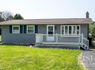 17 Cherokee Ln, Williamsport, PA 17701