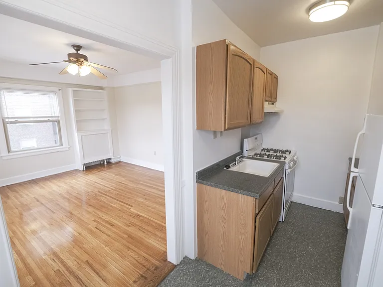 1130 Parkerapartment #202 — Photo 3