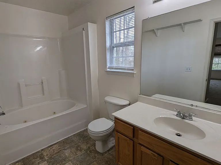 204 Burgundy Rd — Photo 9