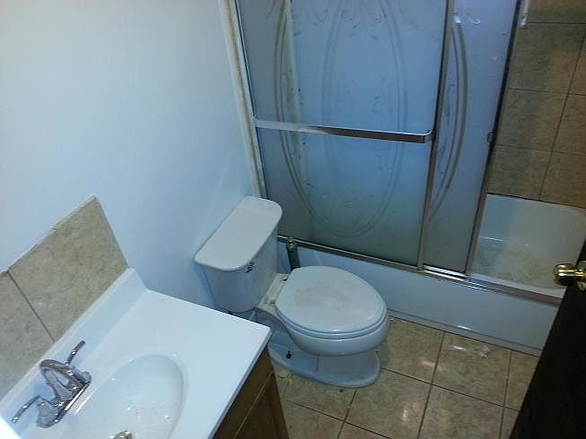 1st image of 1439 E 93rd St