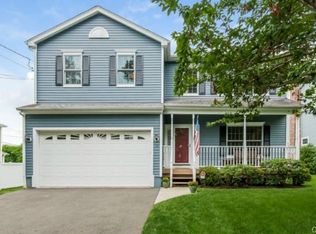 19 Patrick Dr, Fairfield, CT 06824