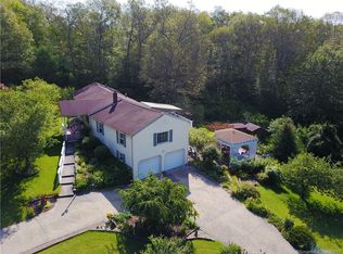 70 Grouse Cir, East Lyme, CT 06333