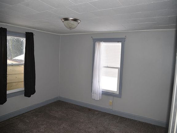 3rd image of 4426 Buttercup Ln