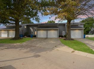 1560 Hunt Dr APT D, Normal, IL 61761