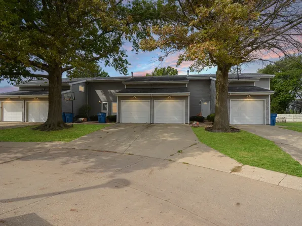 1560 Hunt Dr APT D, Normal, IL 61761