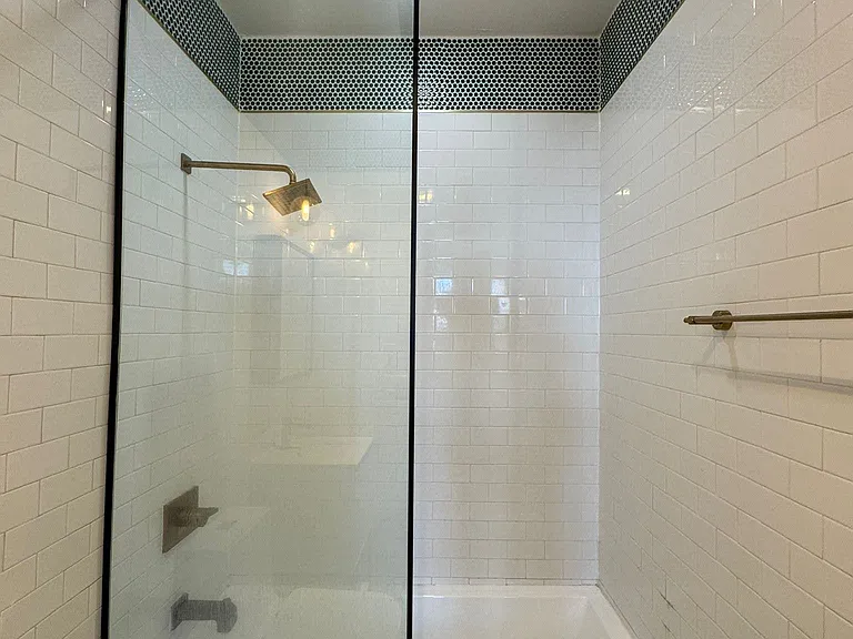 41 Van Wagenen Ave #4L — Photo 9