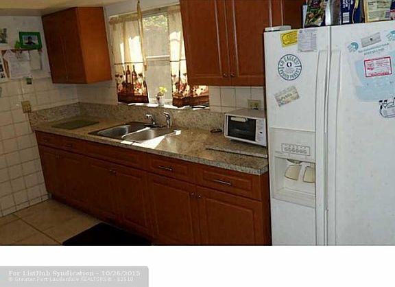 4th image of 931 SW 69th Ave