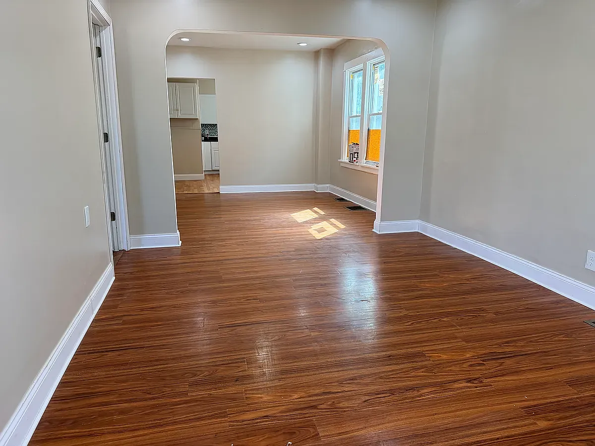 5 bed, 1580 sqft, $1,500 — Photo 2
