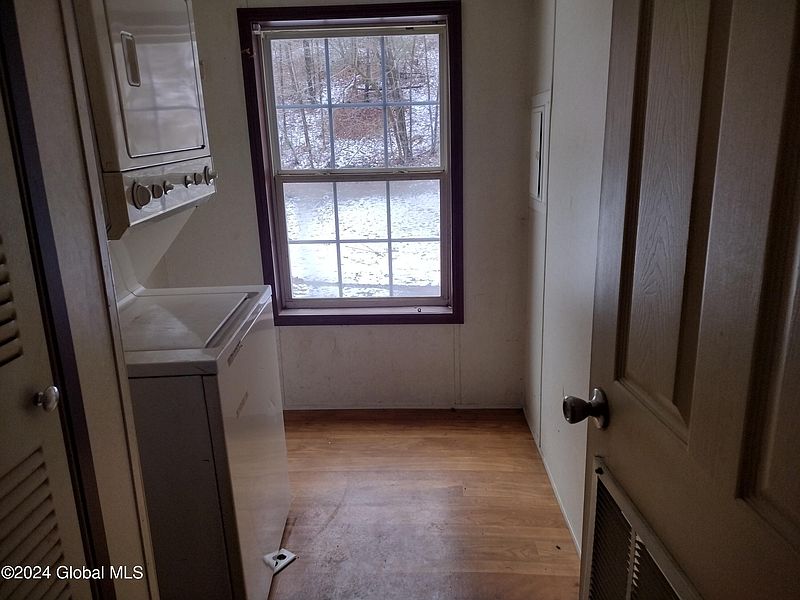 4th image of 83-85 Clark Way