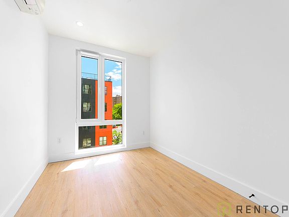 4th image of 2175 Bergen St #618