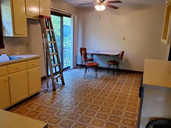 4th image of 65 Pleasant Dr