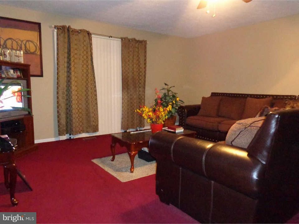 2nd image of 107 Balmoral Way