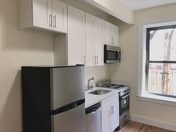 2nd image of 221 Linden Blvd APT D25