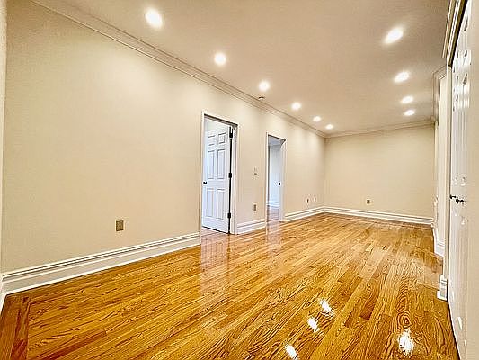 2nd image of 207 E 29th St APT 9