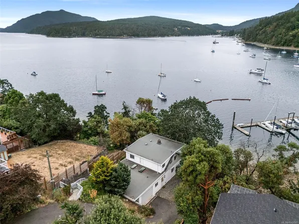 936 Arbutus Ave, North Cowichan, BC V9L 5X4