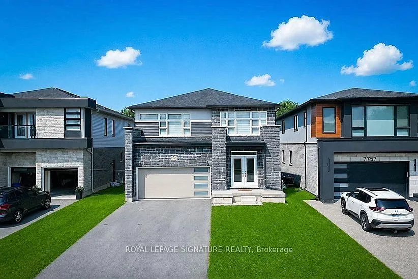 4 bed, $3,000 — Photo 1