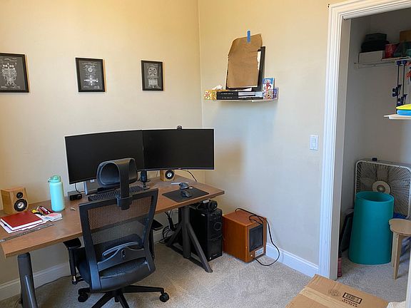 3rd image of 1617 N Wood St #3