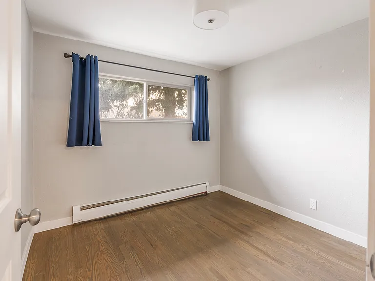 2224 Kenton St — Photo 13