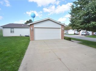 405 Orchard Hill Dr, Leetonia, OH 44431