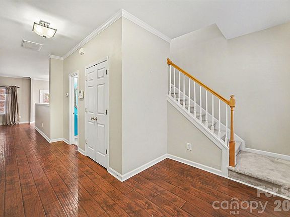 4th image of 1011 Silver Springs Rd