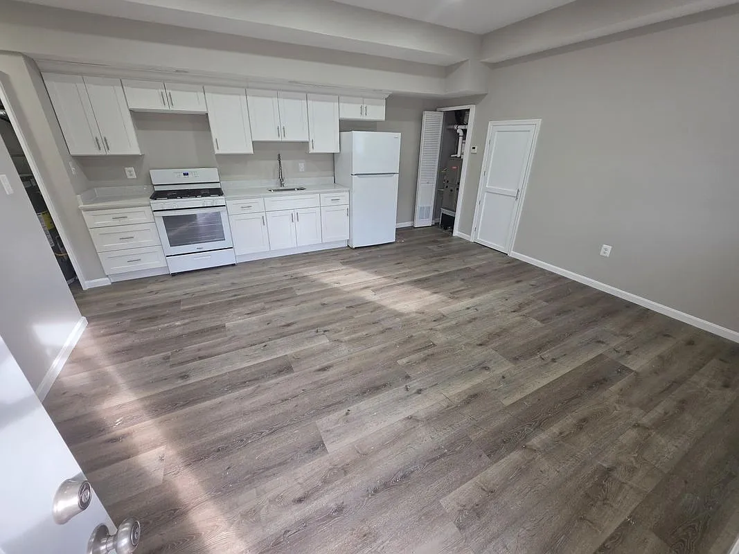 1 bed, 1.0 bath, 1110 sqft, $1,200 — Photo 1