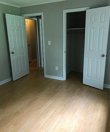 4th image of 804 Athenia Pl