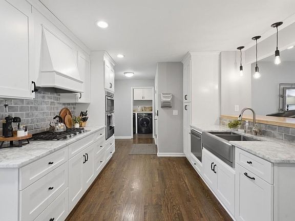 3rd image of 720 Brookline Dr SE