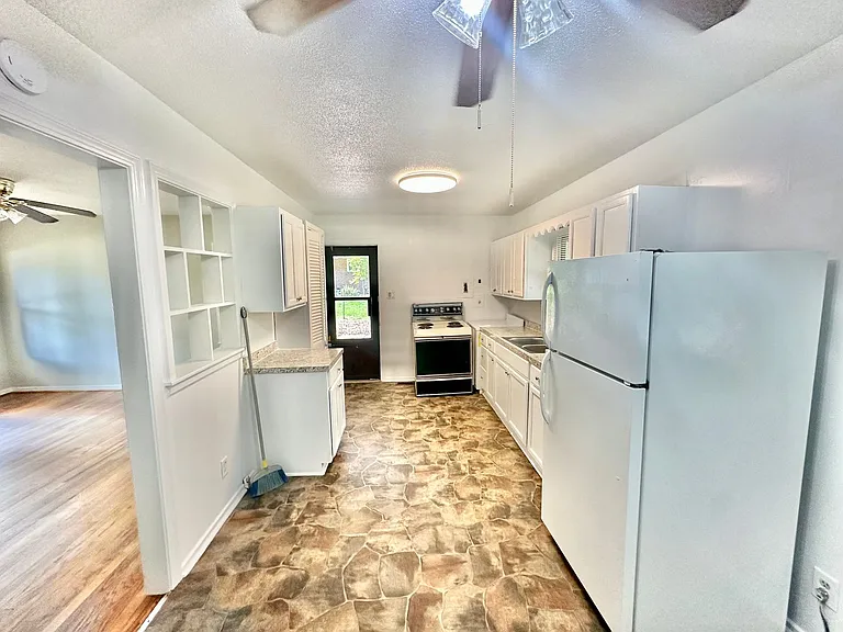1644 Nicholson Ave — Photo 3